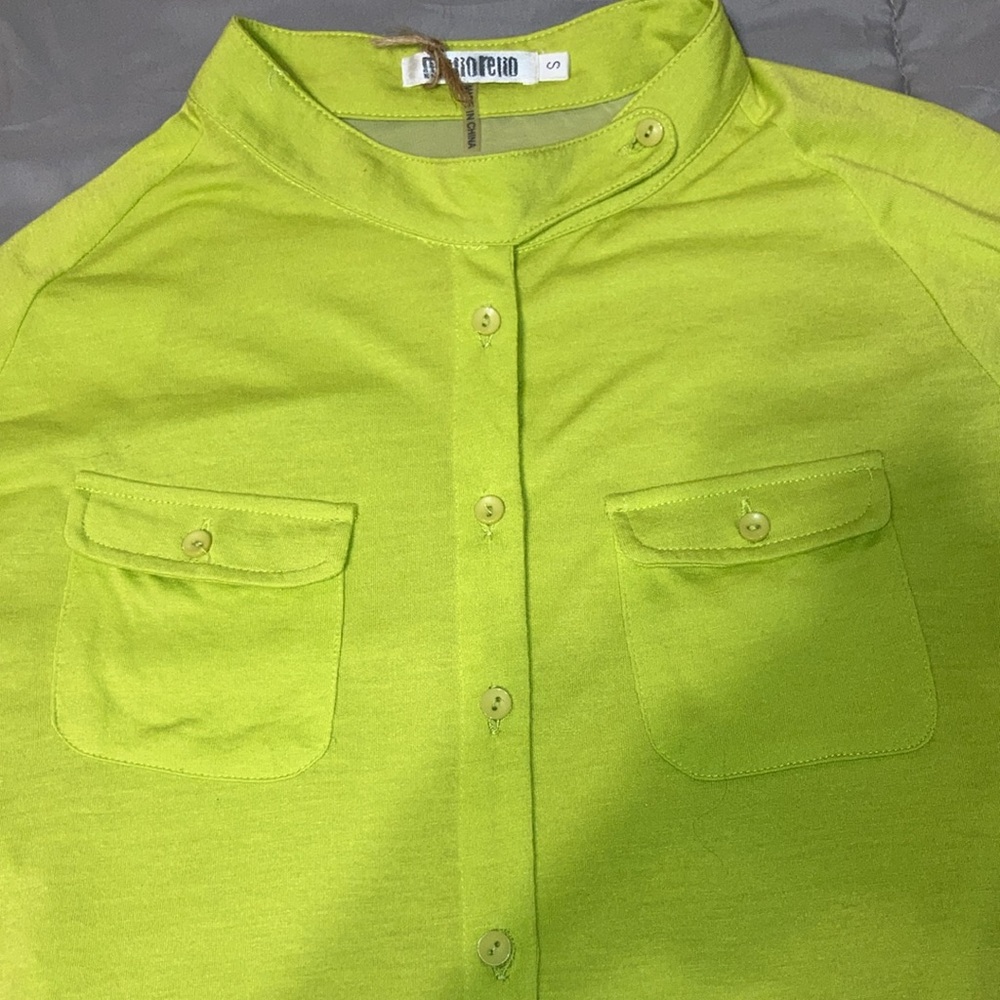 Monoreno Lime Green Button-Up Women's Top - Picture 8 of 8